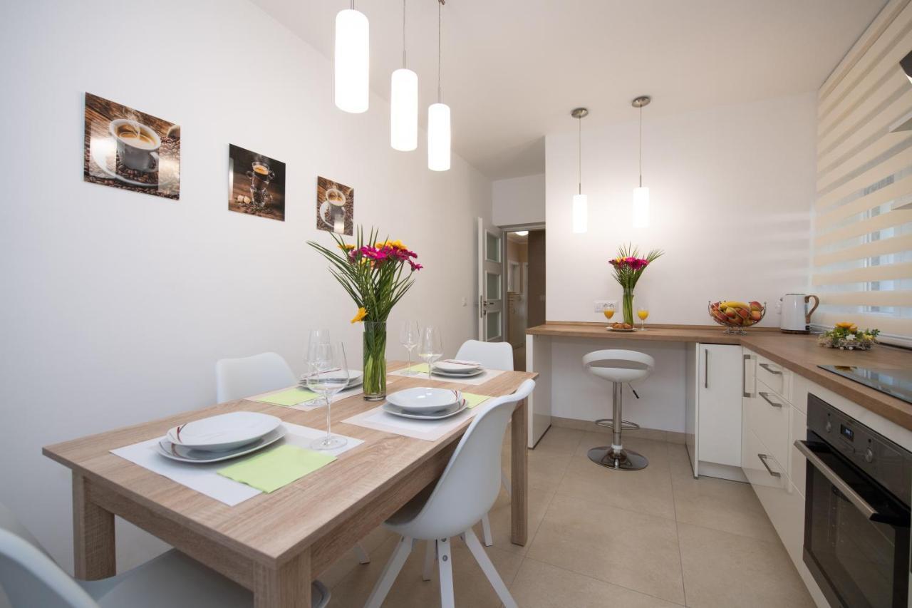 Apartman Sanja Опатія Екстер'єр фото